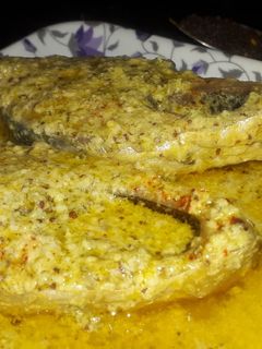 ইলিশ নারকেল ভাঁপা (illish narkel bhapa recipe in Bengali) রেসিপির প্রধান ছবি