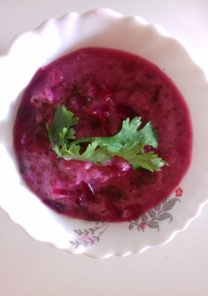 A picture of Beetroot raita.