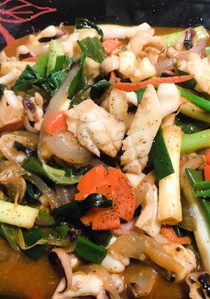 Hình của món Mực xào rau củ.