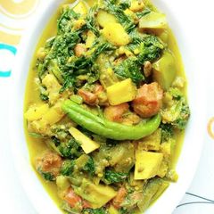 A picture of Palanga besara (spinach curry).