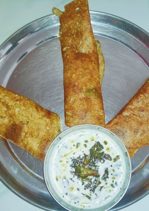पेसरट्टु डोसा/मूंग डोसा(Pesarattu /moongdal dosa recipe in Hindi) रेसिपी मुख्य फोटो