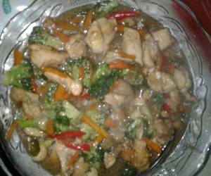 Resep Mudah Cah brokoli ayam saus tiram Yummy Mantul