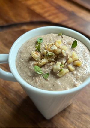 A picture of Portage de Noix - French walnut soup.