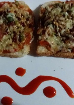 A picture of Bread pizza.