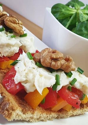 Une photo de ※ Toasts tartare tomates (et pas que 🤭) fromage italien 🇮🇹 ※