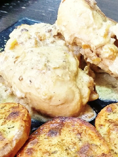 Una foto de Pollo con crema de pimienta