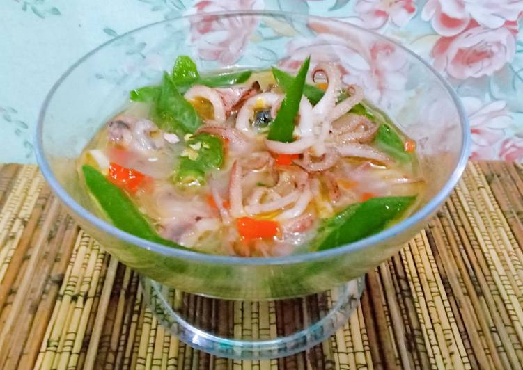 Bumbu Menyiapkan Tumis Cumi Pedas Kuah, Menggugah Selera