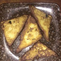 A picture of French toast.