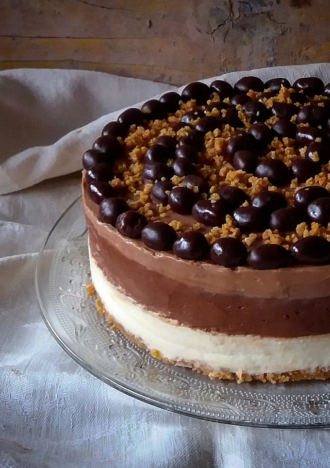 Una foto de Tarta Tres Chocolates