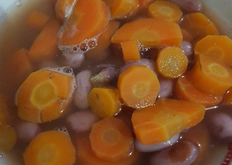 Bagaimana Menyiapkan Sup Wortel Kacang Merah yang Enak Banget