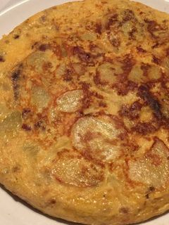 Una foto de Tortilla de patatas con chorizo