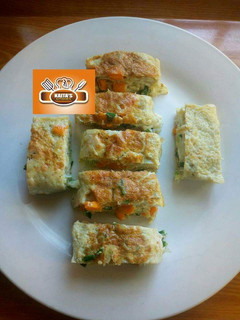 A picture of Omelette egg roll.