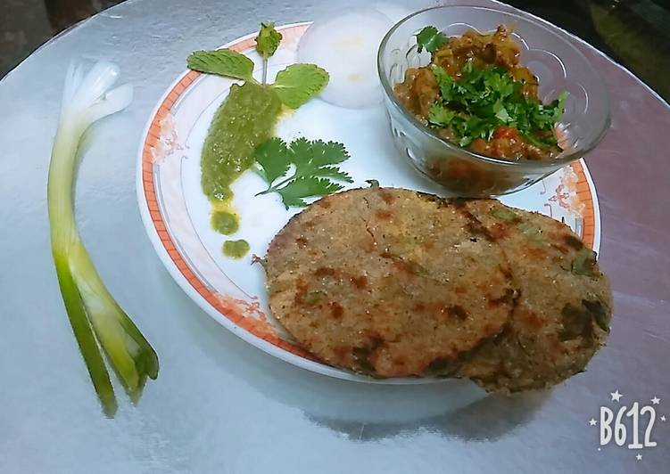 Recipe of Super Quick Homemade Baigan ka bharta and navratn missi roti