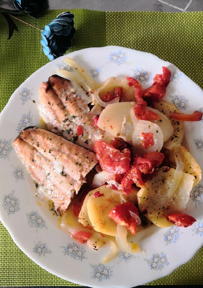 Una foto de Salmón al horno