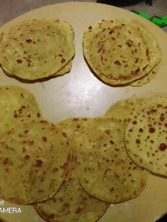 A picture of Turmeric and onion chapati.