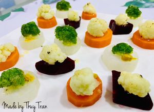 Hình của món Trang Trí 🌼🍀: Rau Củ luộc ngủ sắc - sốt bơ mặn.