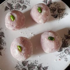 A picture of Sweet Potato Laddoo.