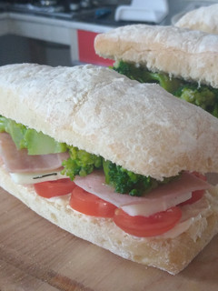 Una foto de Sándwich de Brócoli