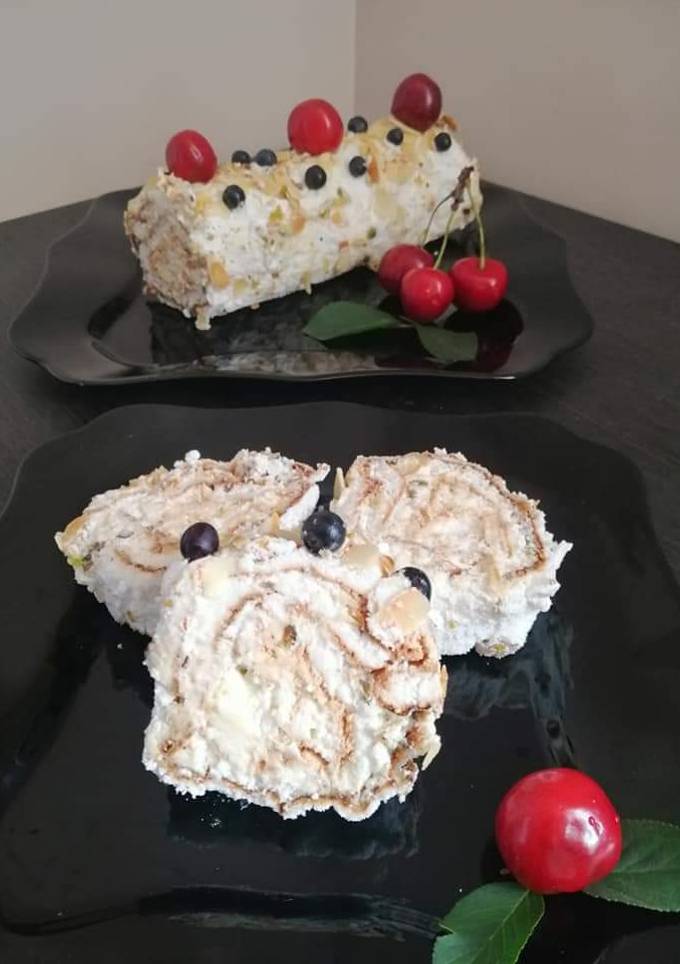 Меренговий рулет