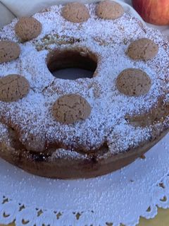 Foto di Ciambella di mele yogurt,cannella e amaretti