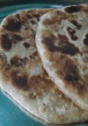 A picture of Aloo paratha.