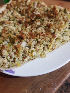Una foto de Tarta de puerro, pollo y queso