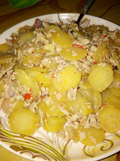 A picture of Break fast idea (potatoes and egg).