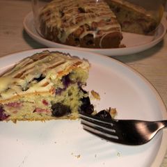 Red Berry’s with roasted almond cake A picture of Red Berry’s with roasted almond cake.