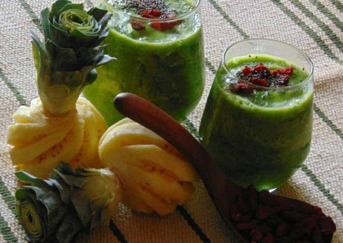 Cara Gampang Menyiapkan Green smoothies with goji berry and chia seed, Enak Banget