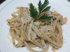 Una foto de Spaghetti aglio e olio