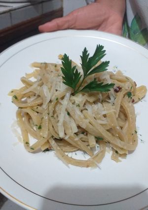 Una foto de Spaghetti aglio e olio