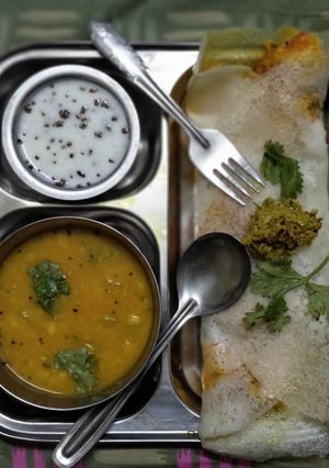 મસાલા ઢોંસા & સાંભાર-ચટણી😋(dosa recipe in gujarati) રેસીપી મુખ્ય ફોટો