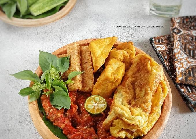 Langkah Mudah untuk Membuat &#34;Triple T Sambal Penyet&#34; Anti Gagal