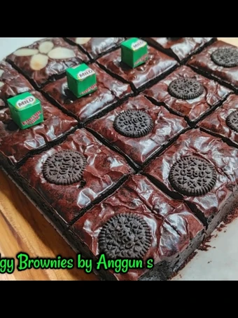 Langkah Mudah untuk Menyiapkan Resep Fudgy shiny brownies yang Bisa Manjain Lidah Anti Ribet, Mantap Sekali