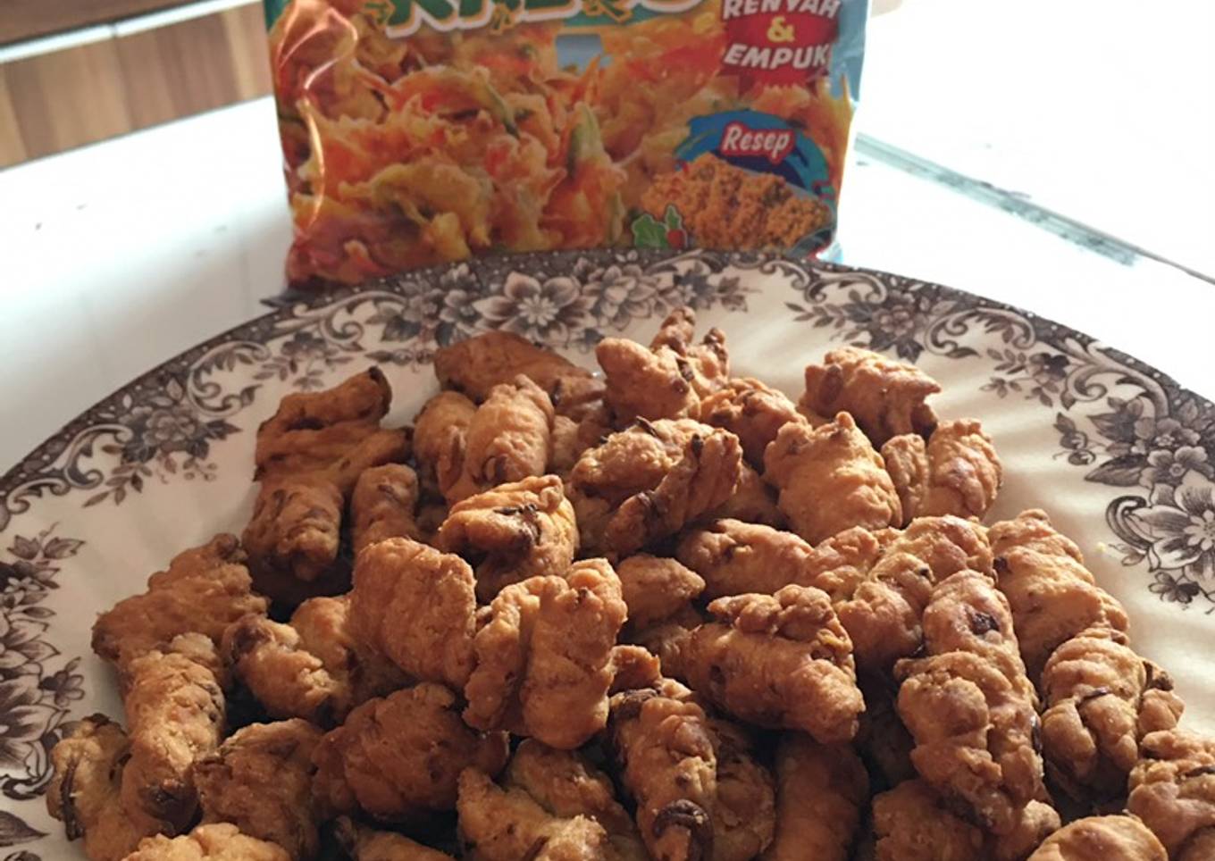 Kue Bawang Enek dengan Kobe
