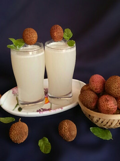 A picture of Litchi lemonade.