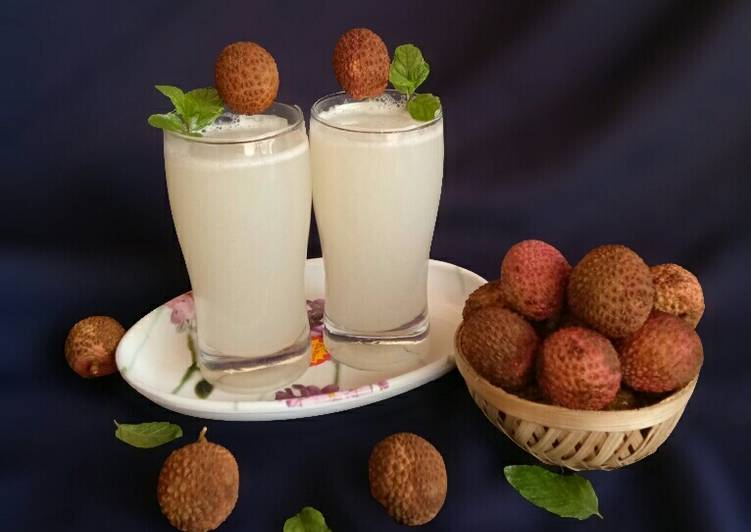 Litchi lemonade