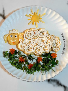 عکسی از دستور سالاد الویه (با تزیین بعبعی🐑)