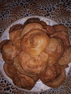صورة لوصفة حلوى الورده بجد طلعت تحفه جربوها هتعجبكم 🥟
