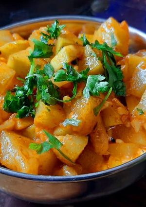 दुधी भोपळ्याची भाजी (dudhi bhopalyachi bhaji recipe in marathi) रेसिपी चे मुख्य फोटो
