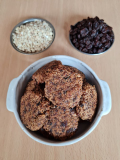 Una foto de Galletas de avena y pasas 🍇 sin azúcares agregados ni balanza
