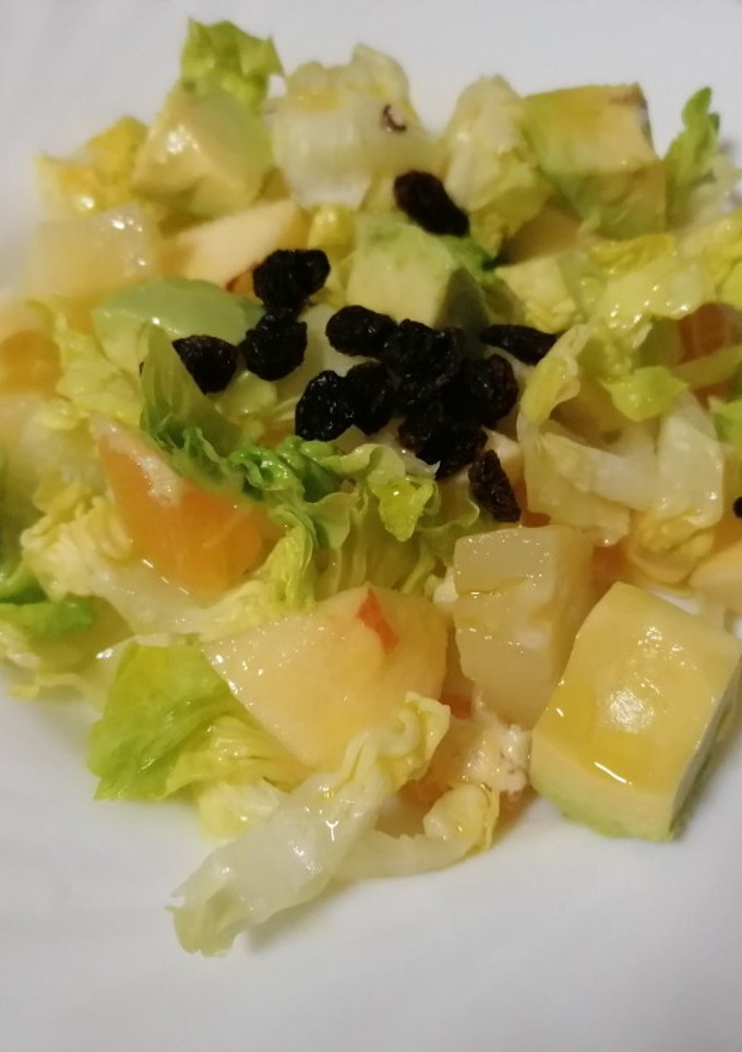 Una foto de Ensalada de piña y aguacate