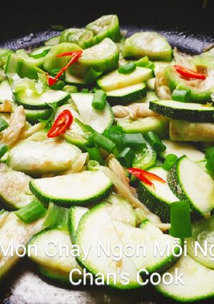 Hình của món Bí ngòi và mướp xào nấm chay.