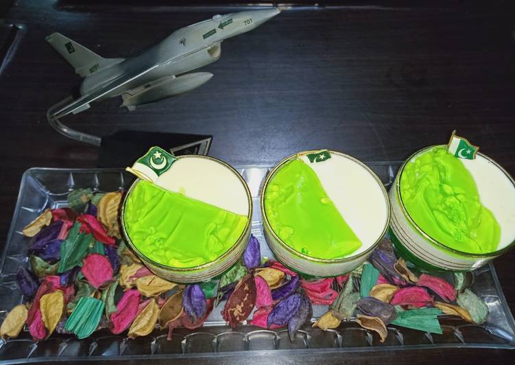 How to Prepare Perfect Green And White Panna Cotta