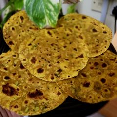 A picture of Methi Swad Thepla.