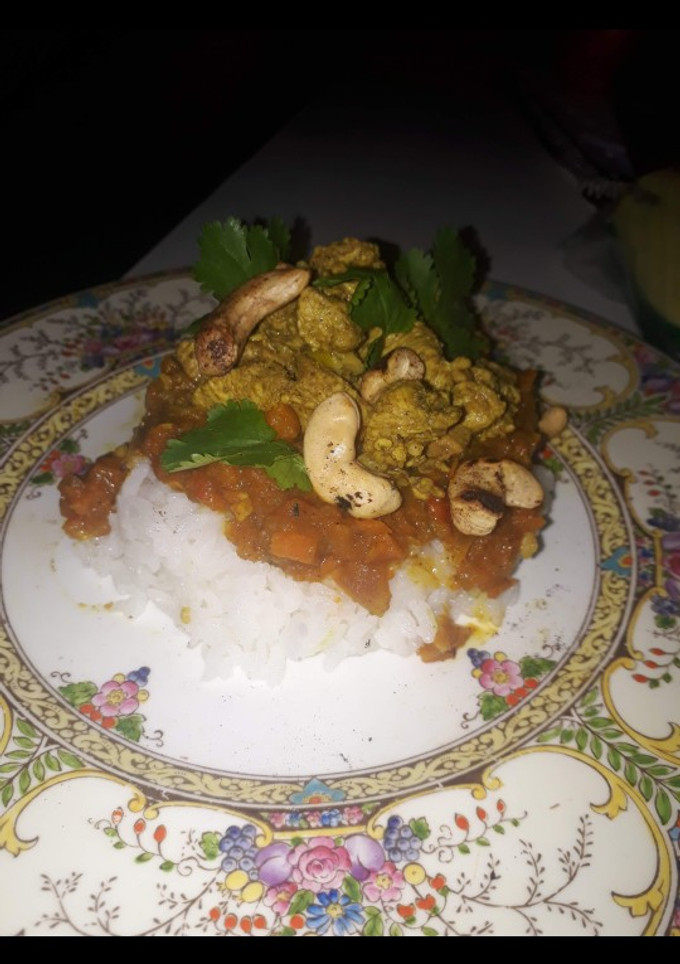 Una foto de Curry Thai con arroz