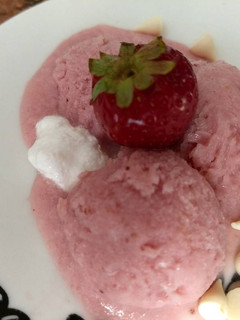 Una foto de Helado de frutillas light