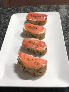 Una foto de Canapés de salmón con queso Philadelphia