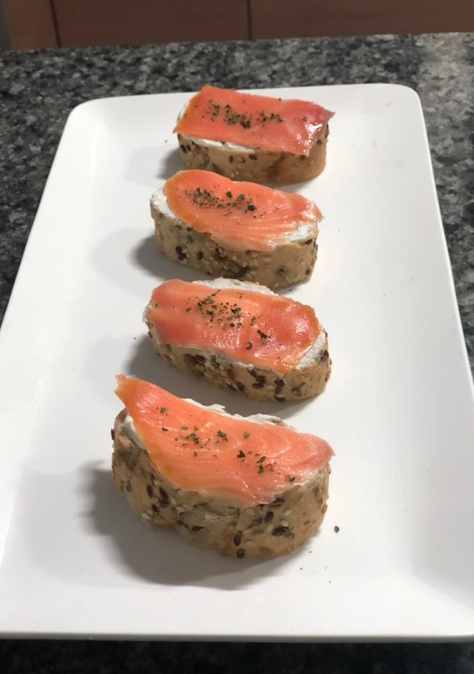 Una foto de Canapés de salmón con queso Philadelphia