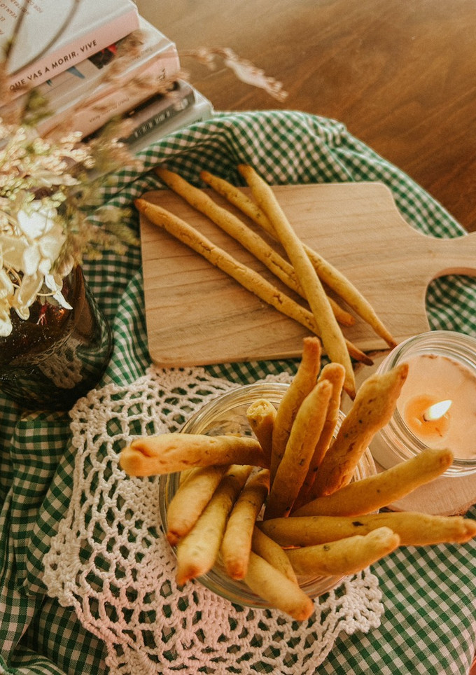 Una foto de Grissinis caseros con harina de garbanzo